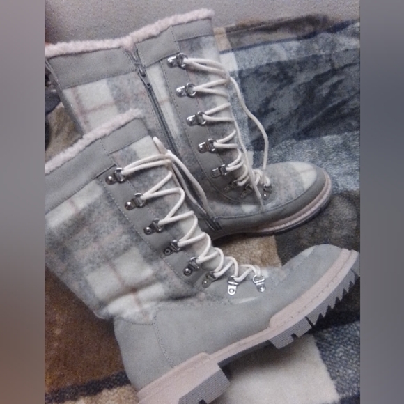 Shoes - Plaid Design Fuzzy/Warm Boots